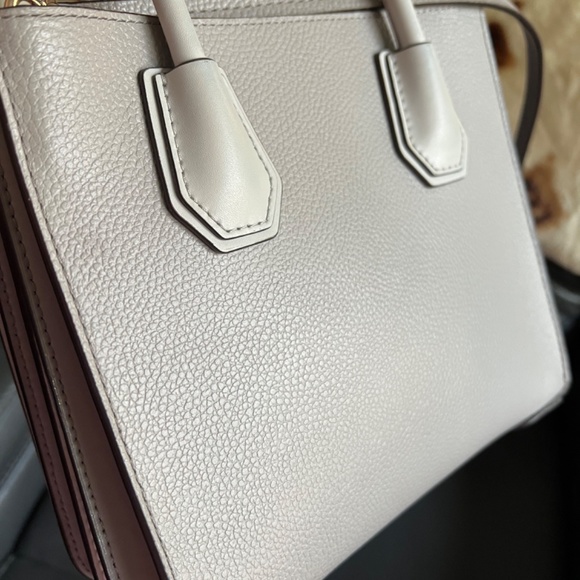Micheal kors bag - Picture 5 of 14